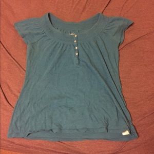 DONATING SOON🌷 3 for $18 🌷Blue Shirt